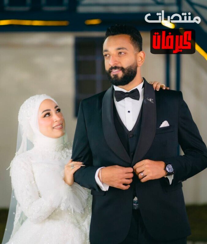 شرموطة تخون جوزها و تتصور ملط لعشيقها و تروح له البيت تنام معاه و تمسك زوبره جامد تمصله و تبلع لبنه السخن و هو بيصورها و هي بتمص و بتتصورله ملط